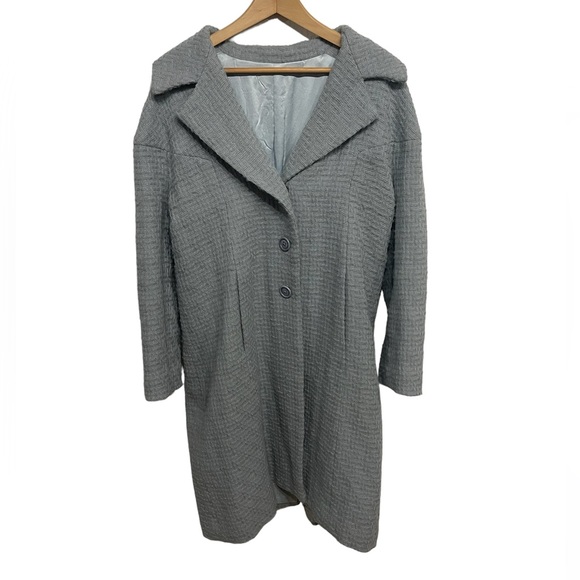 Vintage Baby Blue Lind winter coat perfect for layering and the cold season - Picture 3 of 5